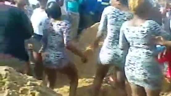 Amateur african hooker dancing