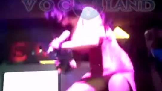 Erotic big tit dewi persik on stage